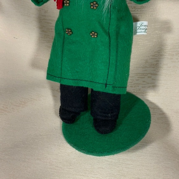 Rare 2005 Town’s Design-Annalee Dolls-12” Caroller - Picture 3 of 9